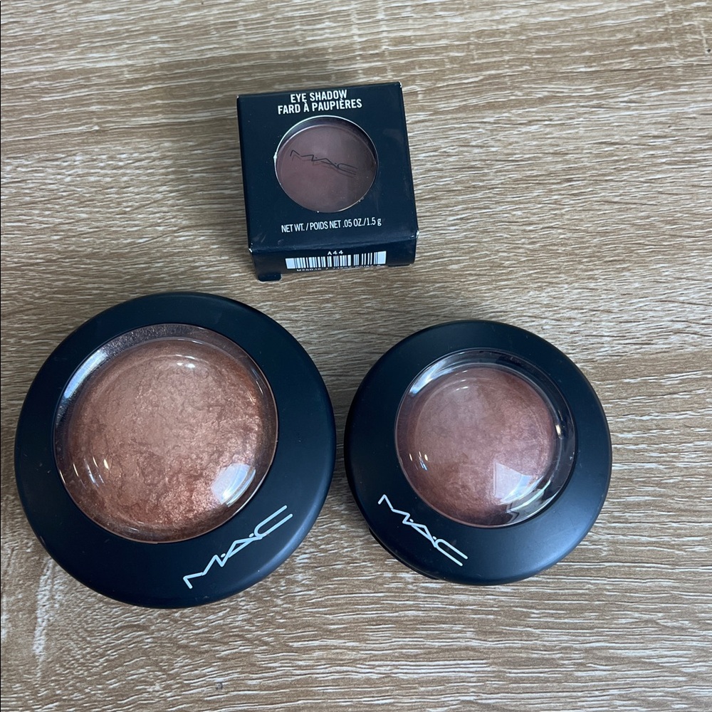 MAC Cosmetics Gold Deposit Skinfinish and Love Joy Blush and brown Eyeshadow
